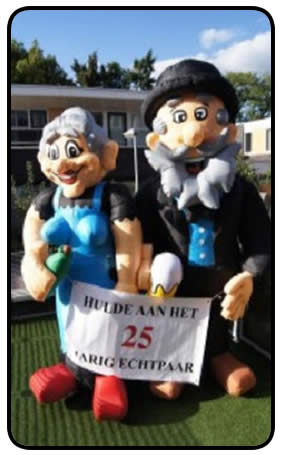 Opblaas Abraham Cartoon 3,2 + Sarah Cartoon 3 meter